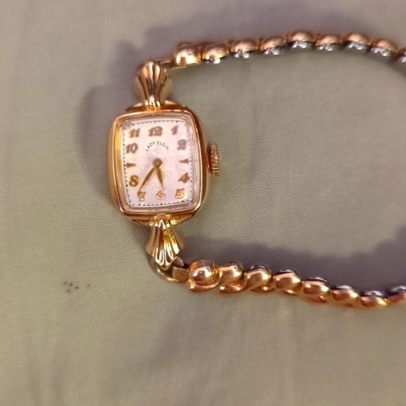 Vintage Lady Elgin wrist watch - Picture 1 of 7